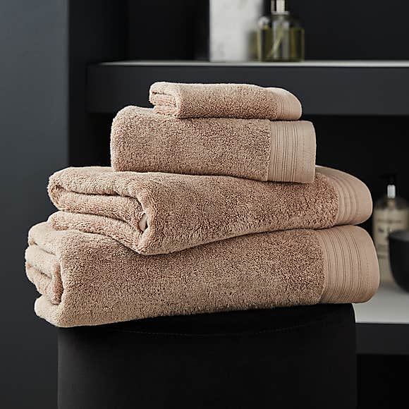 Dunelm Towels (Medium)