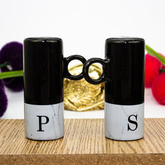 Salt and Pepper Set (Hold it) - waseeh.com